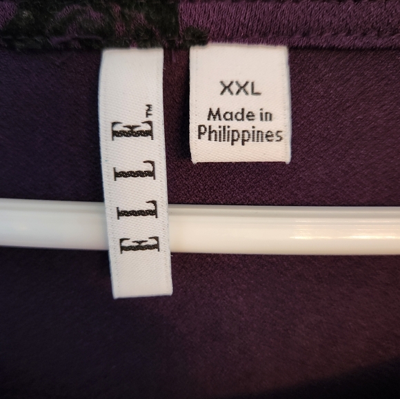 EUC Elle Womens Purple Blouse with Ruffle Sleeves and Velvet look flowers.  XXL - Picture 4 of 6